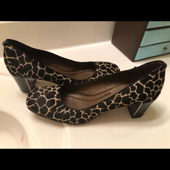 Ladies Shoes - Picture 4 of 7